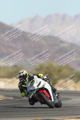 media/Oct-30-2025-Racers Edge (Thu) [[dabbdaf680]]/3-B Group/Session 2 (Turn 14)/